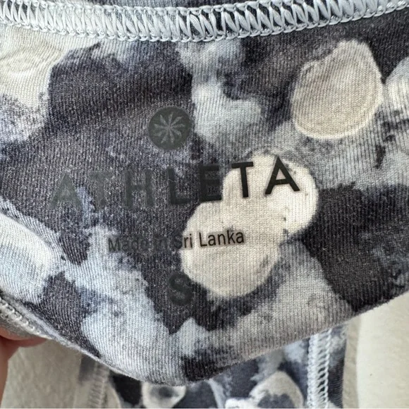 Athleta Chi Dot Tank in Moon Grey Size Small Racerback Activewear Athleisure - Picture 8 of 10